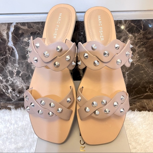 MARC FISHER-BODIL-Light Natural Flat Sandal w/ Silver Spikes-Sz9-NIB - Picture 2 of 7